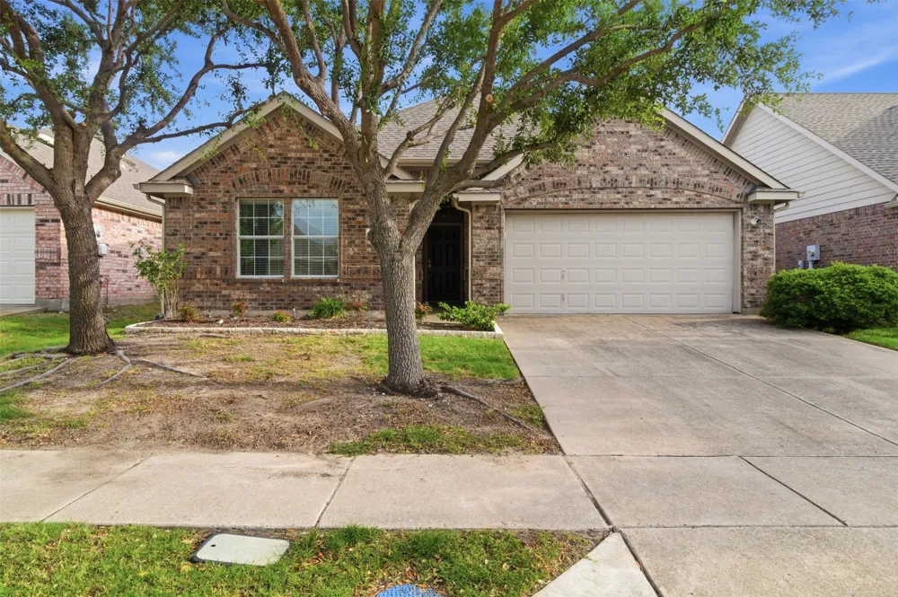 924 Bowie Drive Lavon, TX 75166