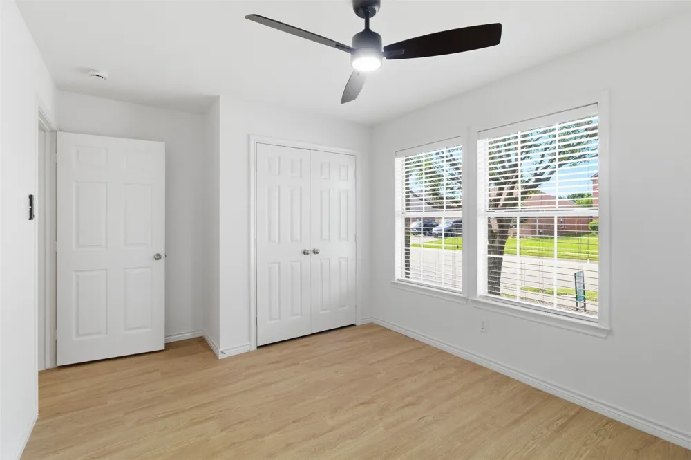 924 Bowie Drive Lavon, TX 75166