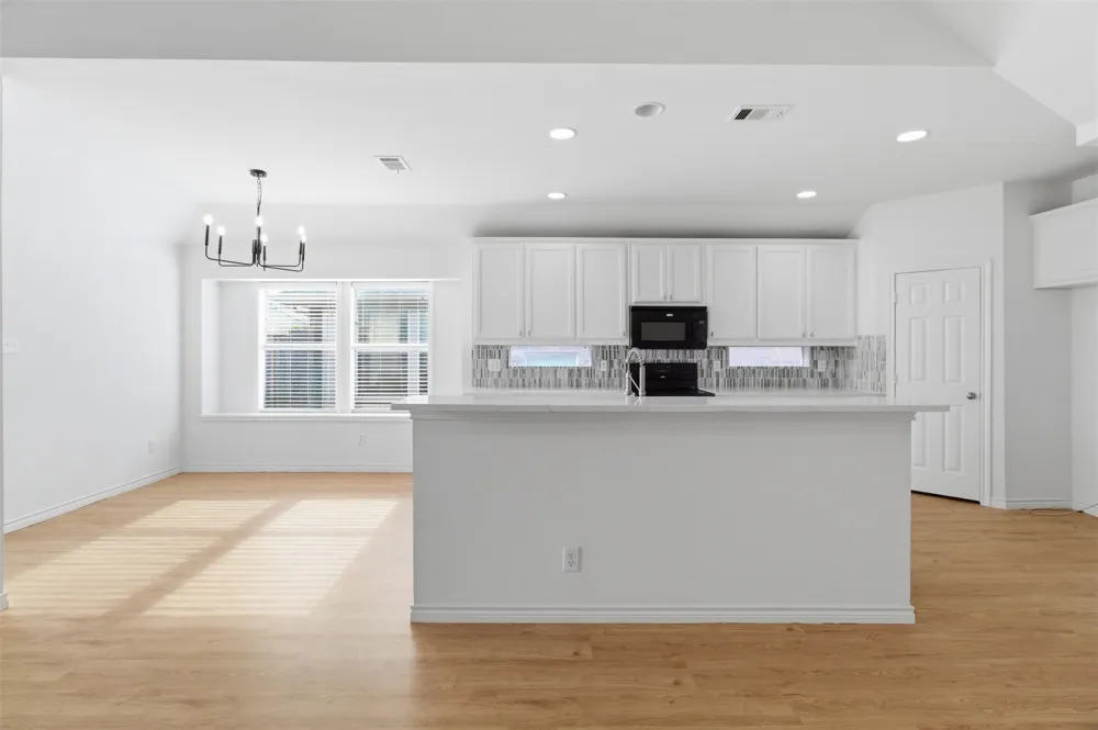 924 Bowie Drive Lavon, TX 75166