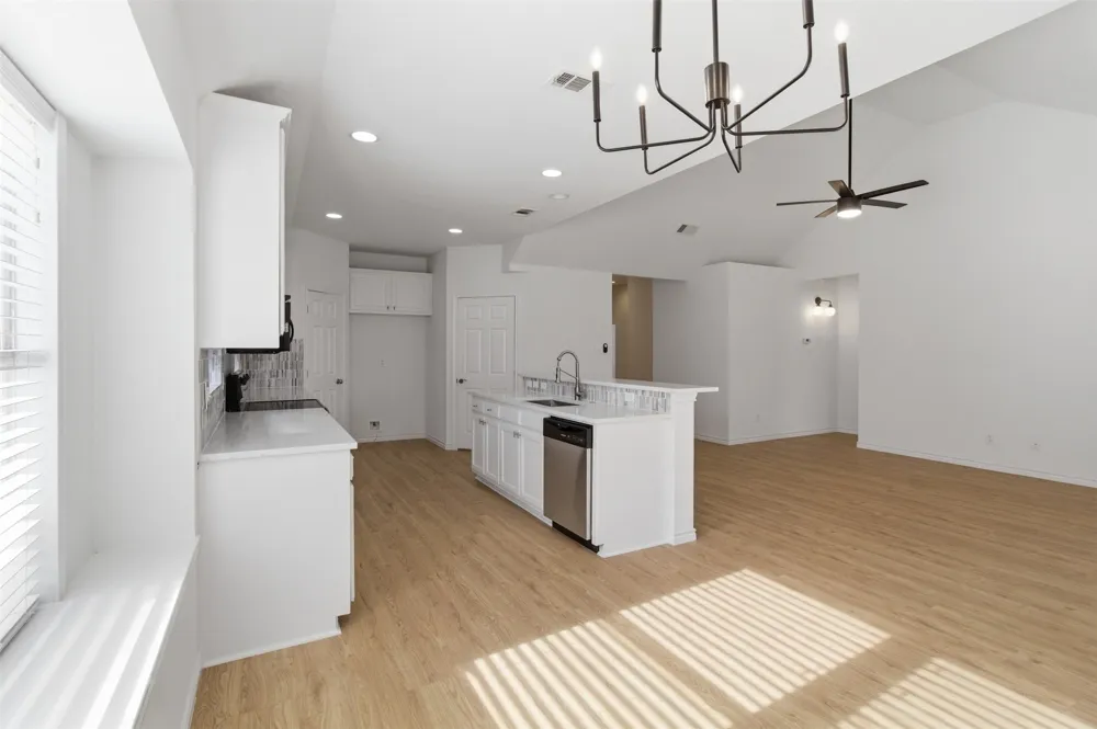 924 Bowie Drive Lavon, TX 75166