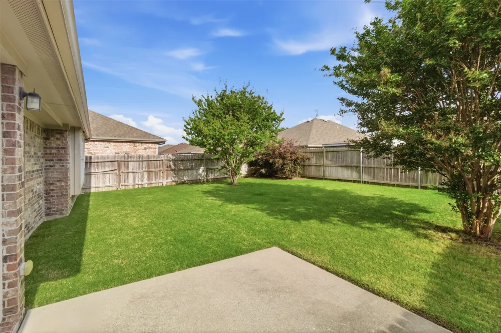 924 Bowie Drive Lavon, TX 75166