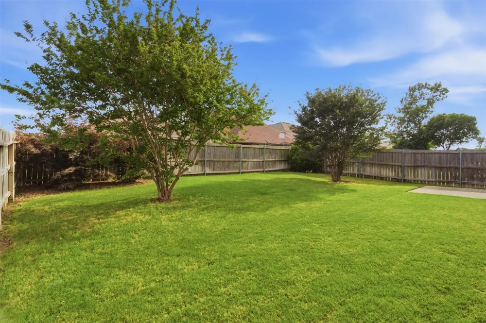 924 Bowie Drive Lavon, TX 75166