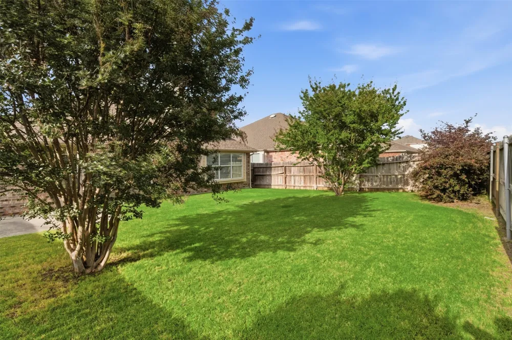 924 Bowie Drive Lavon, TX 75166