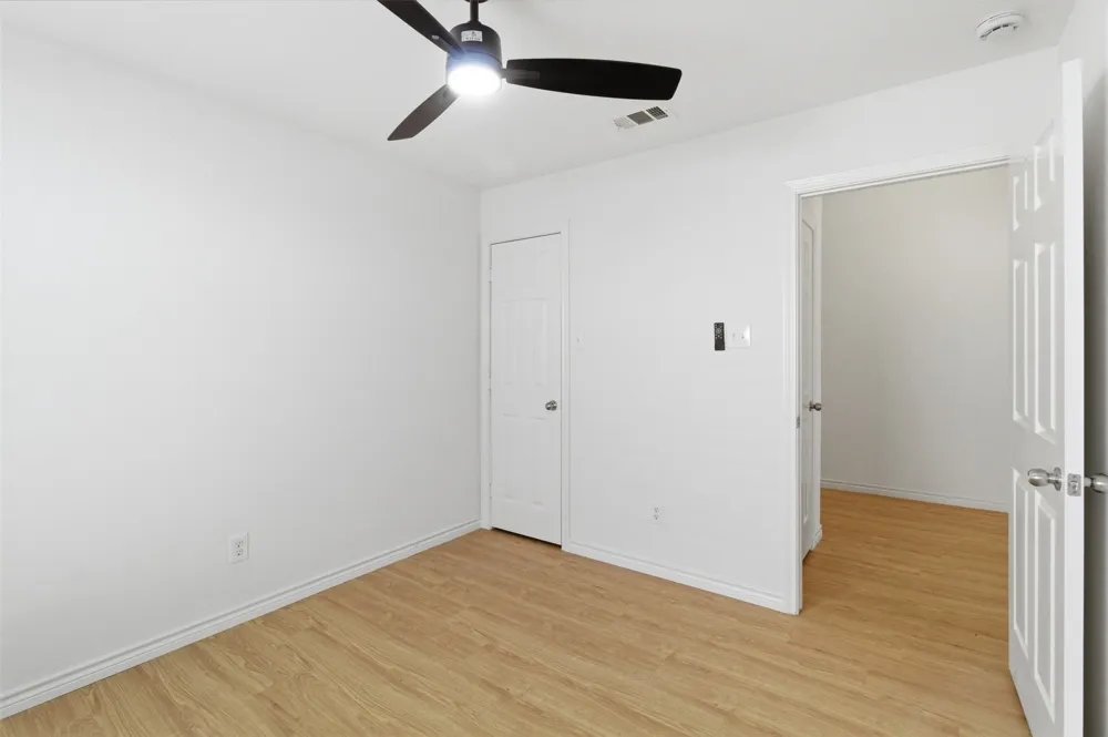 924 Bowie Drive Lavon, TX 75166