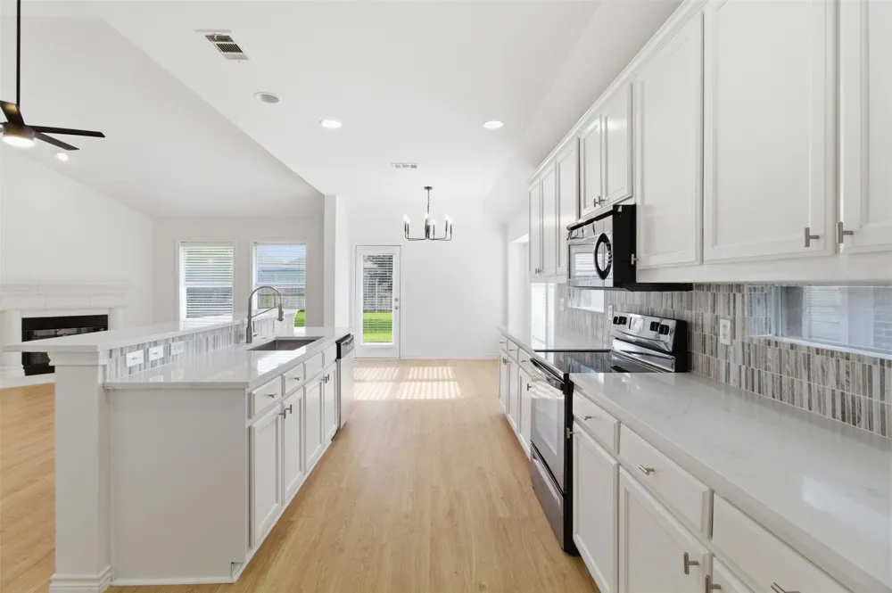924 Bowie Drive Lavon, TX 75166
