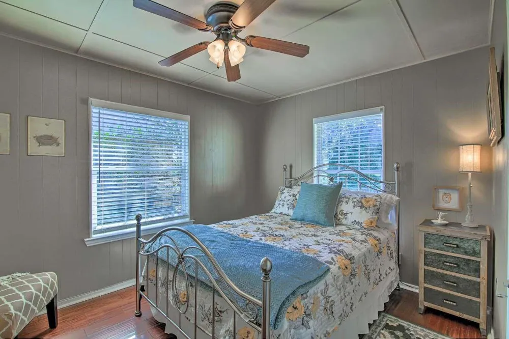 811 W Schubert Street Fredericksburg, TX 78624