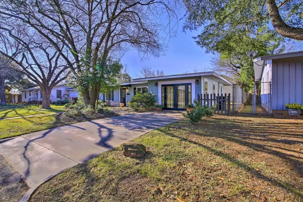 811 W Schubert Street Fredericksburg, TX 78624