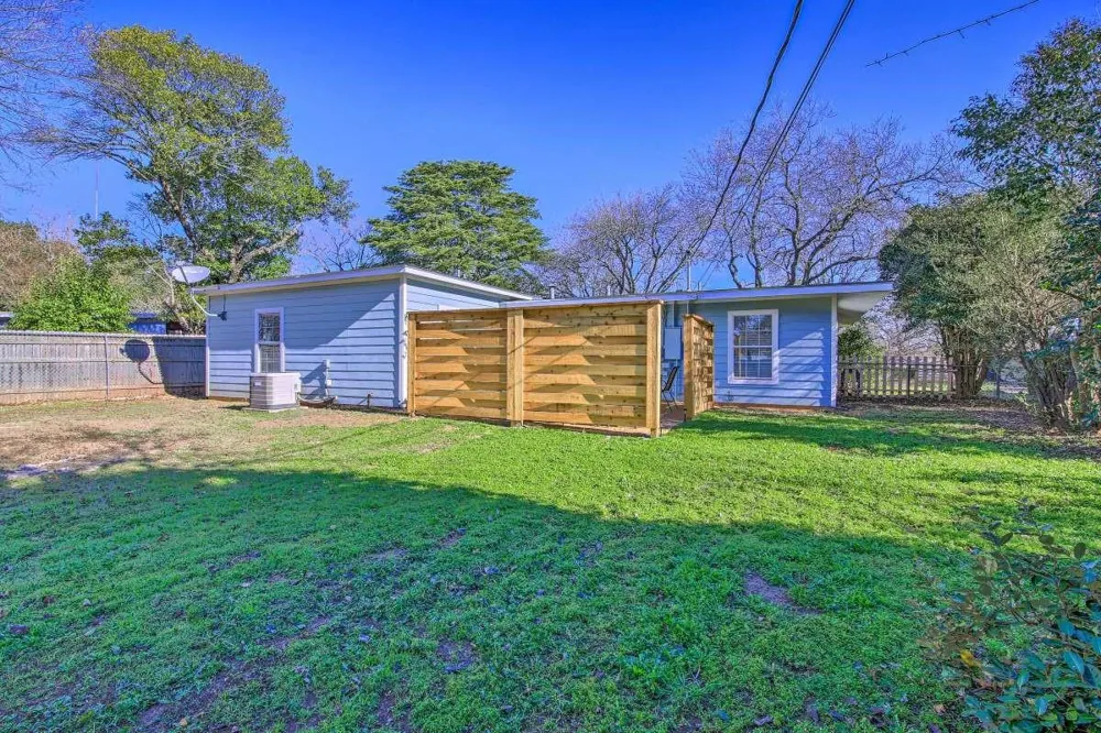 811 W Schubert Street Fredericksburg, TX 78624