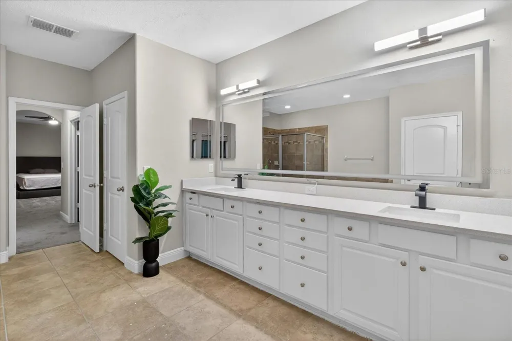 1389 HERITAGE LANDINGS DRIVE Lakeland, FL 33805