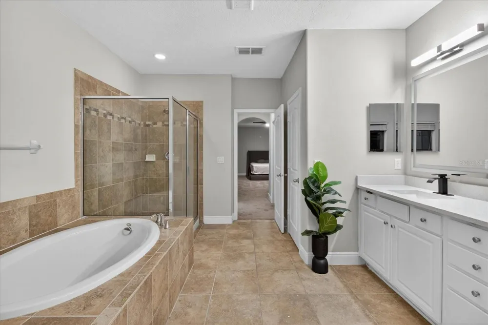 1389 HERITAGE LANDINGS DRIVE Lakeland, FL 33805