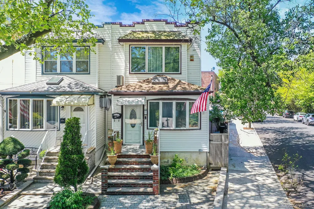 69-08 69th Place Glendale, NY 11385