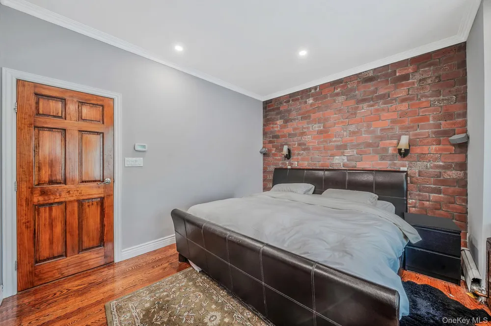 69-08 69th Place Glendale, NY 11385