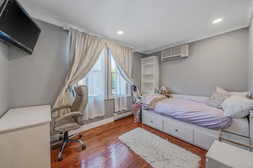 69-08 69th Place Glendale, NY 11385