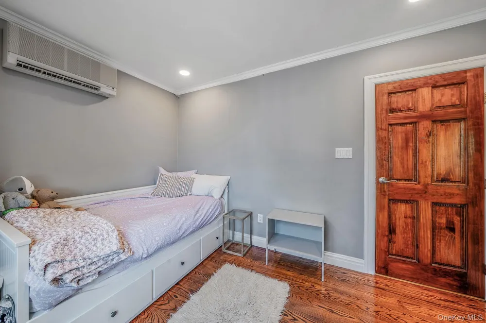 69-08 69th Place Glendale, NY 11385