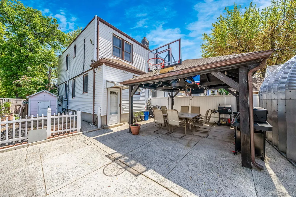 69-08 69th Place Glendale, NY 11385