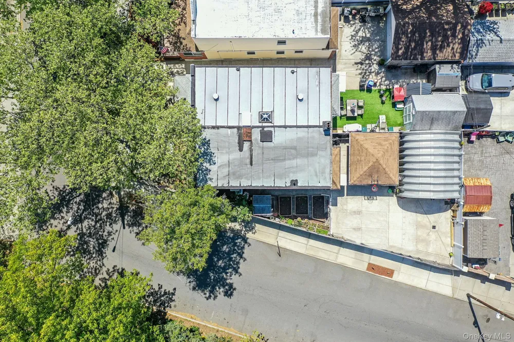69-08 69th Place Glendale, NY 11385