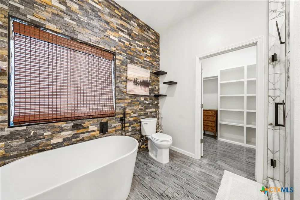 351 Line Camp Loop Spring Branch, TX 78070