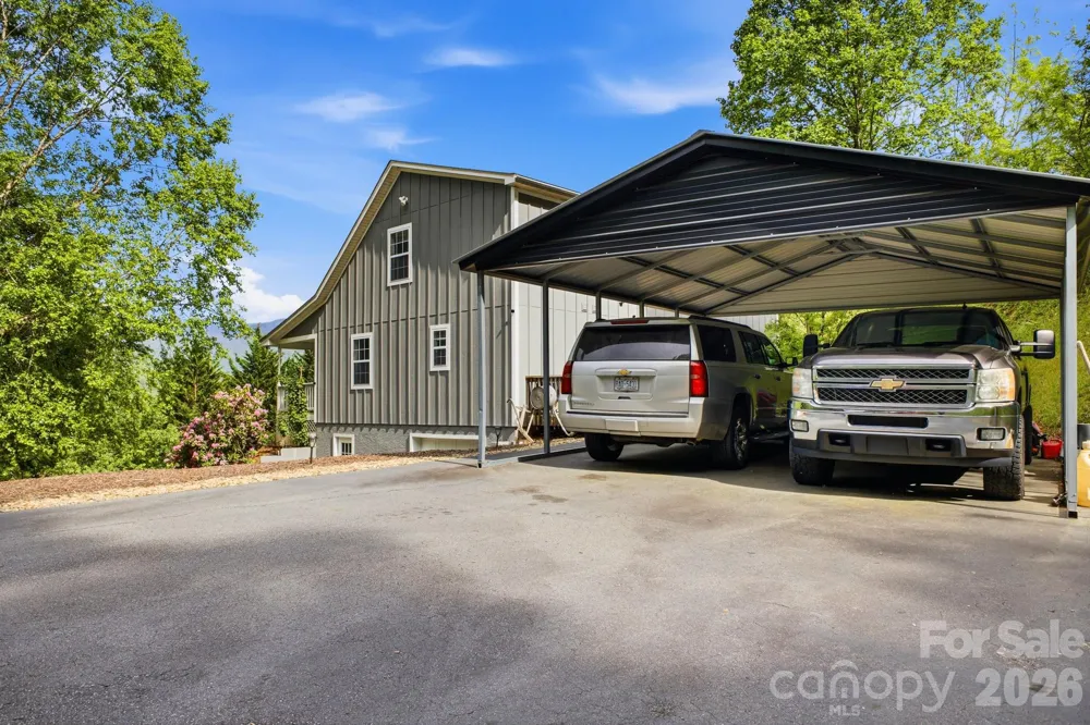 48 Open Range Drive Barnardsville, NC 28709