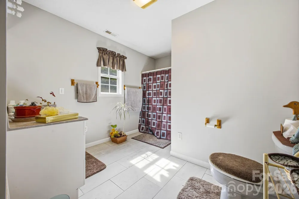 48 Open Range Drive Barnardsville, NC 28709