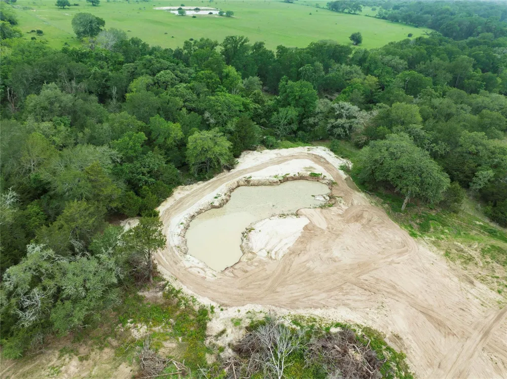 2570 Burke Road Flatonia, TX 78941