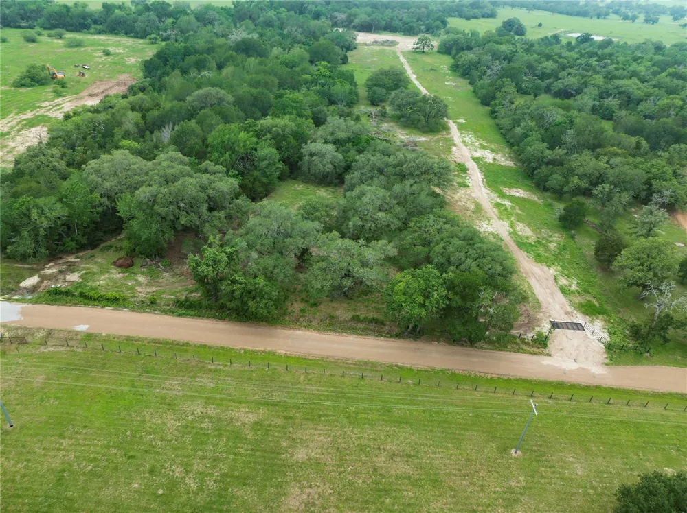 2570 Burke Road Flatonia, TX 78941