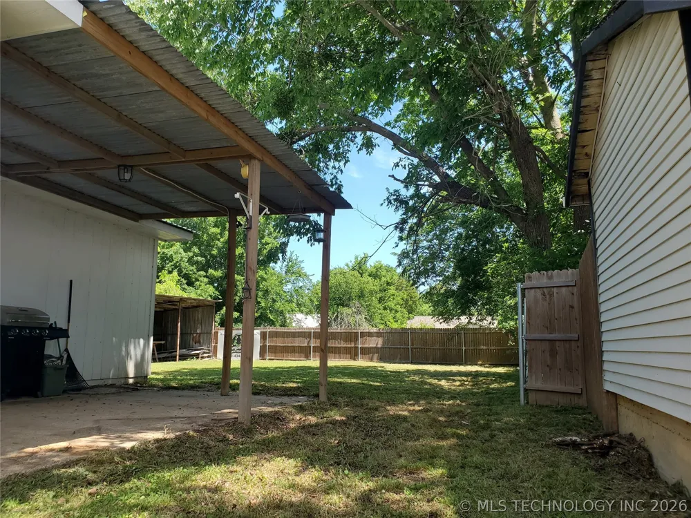 204 Curtis Calera, OK 74730