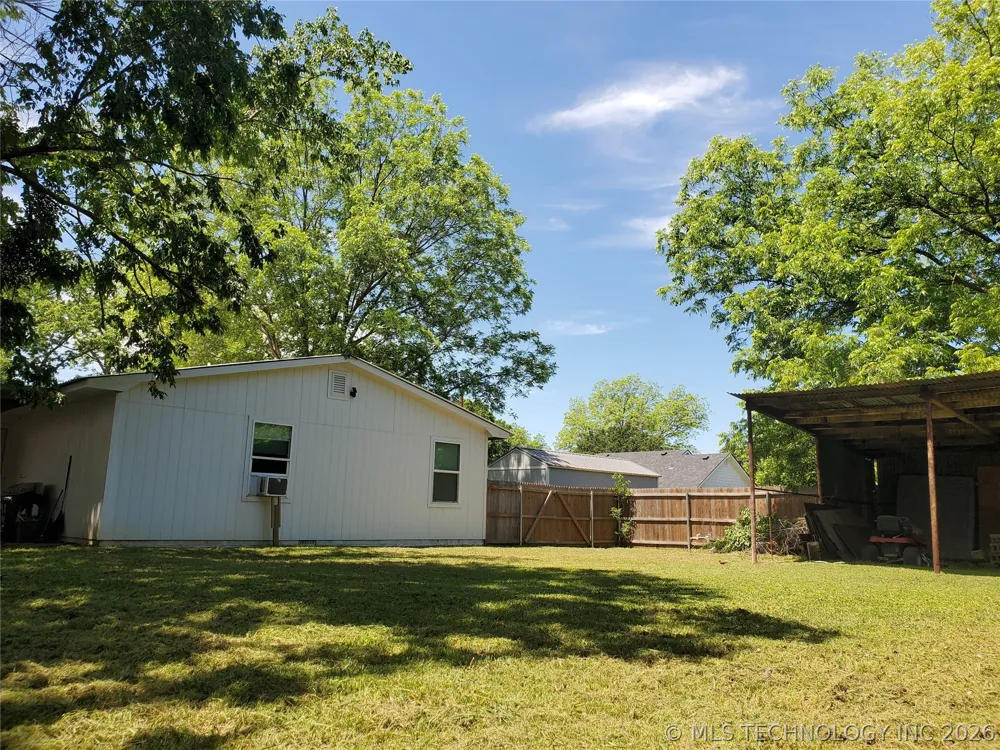 204 Curtis Calera, OK 74730