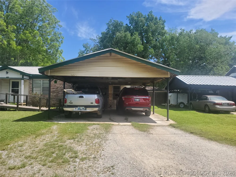 204 Curtis Calera, OK 74730