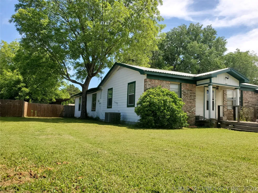 204 Curtis Calera, OK 74730