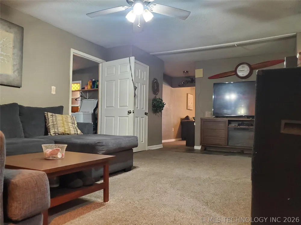 204 Curtis Calera, OK 74730