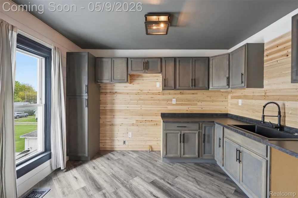 26249 E Huron River Drive Flat Rock City, MI 48134