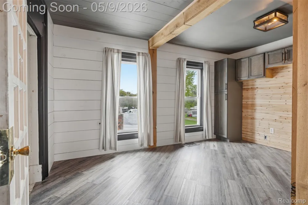 26249 E Huron River Drive Flat Rock City, MI 48134