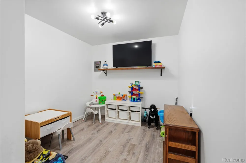 26249 E Huron River Drive Flat Rock City, MI 48134