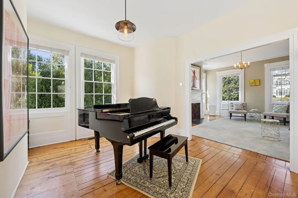 189 Main Street Sag Harbor, NY 11963