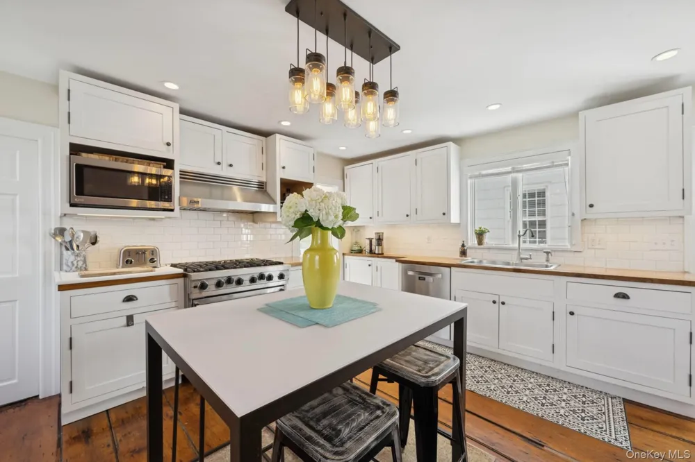 189 Main Street Sag Harbor, NY 11963