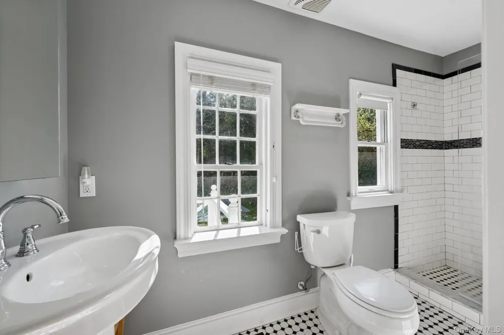 189 Main Street Sag Harbor, NY 11963