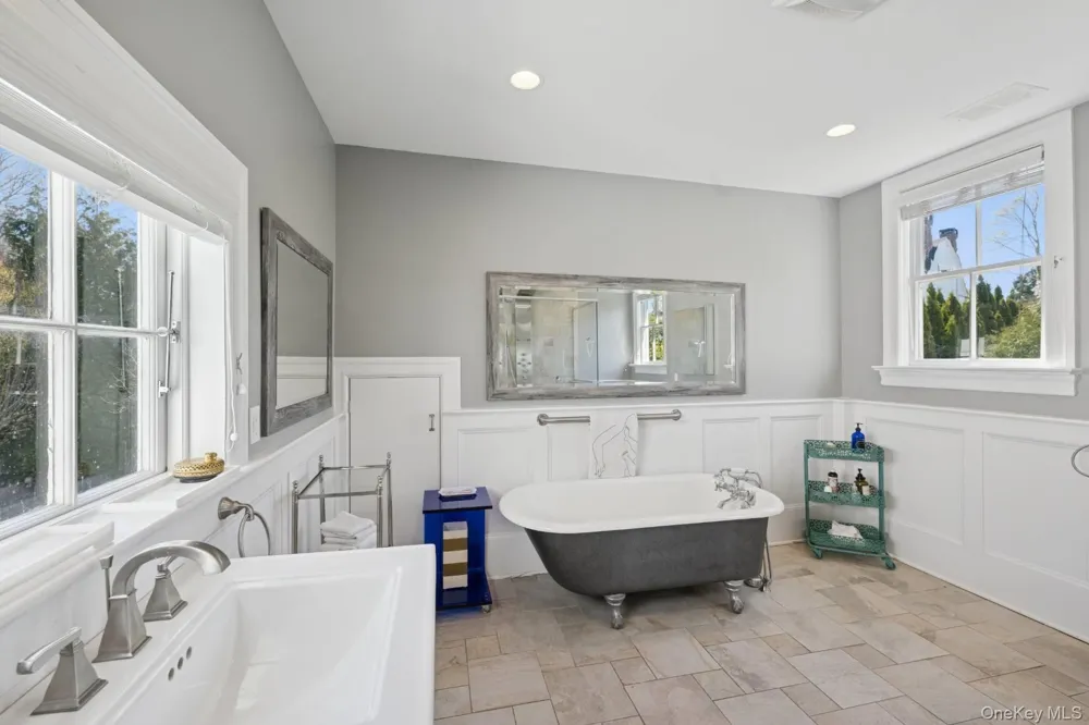 189 Main Street Sag Harbor, NY 11963