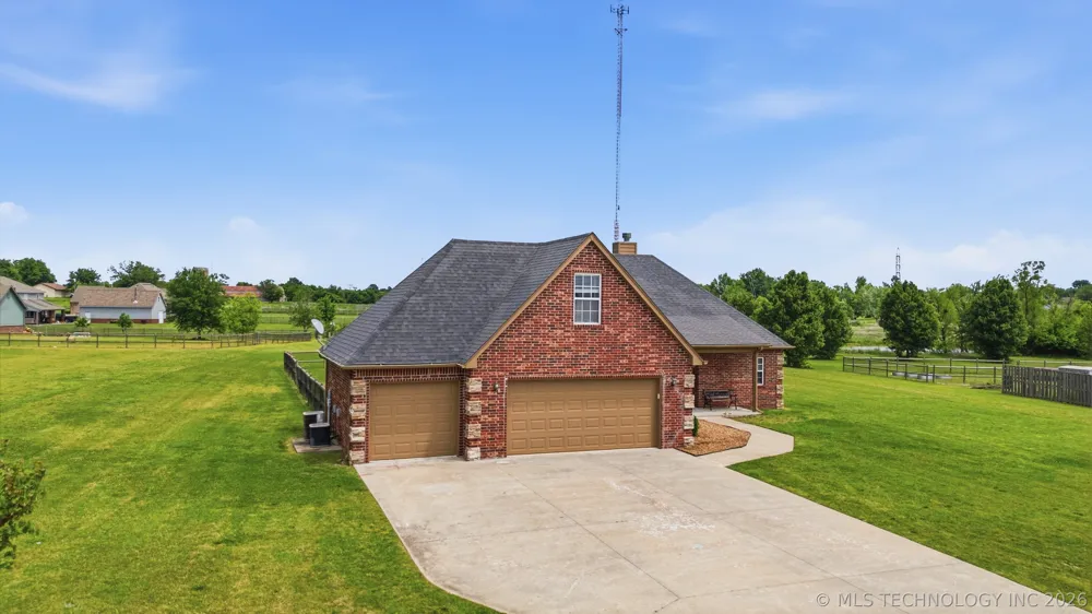 12453 167th East Avenue Collinsville, OK 74021