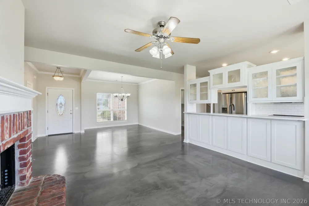 12453 167th East Avenue Collinsville, OK 74021
