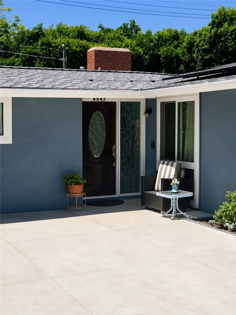 6547 Kelvin Winnetka, CA 91306