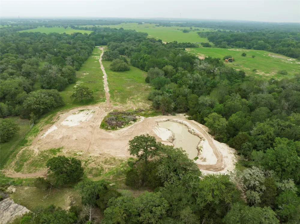 2570 Burke Road Flatonia, TX 78941