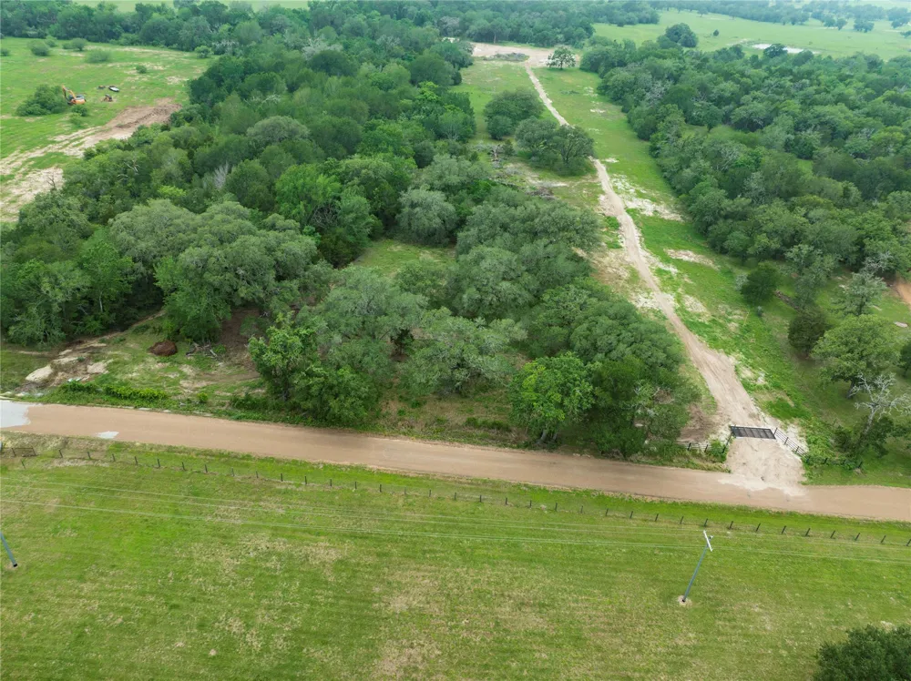 2570 Burke Road Flatonia, TX 78941