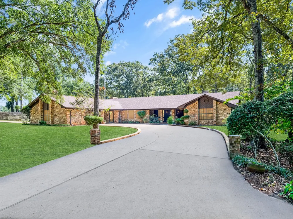 1639 SE Loop 456 Jacksonville, TX 75766