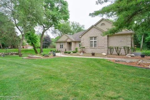 1712 Wood Trail