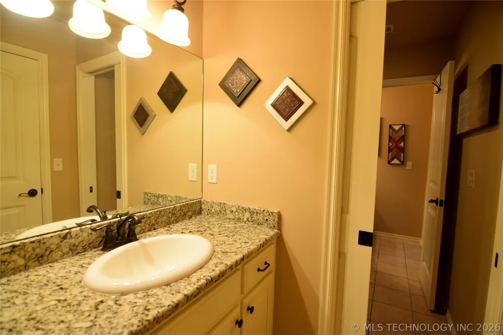 2404 E 140th Place Jenks, OK 74008