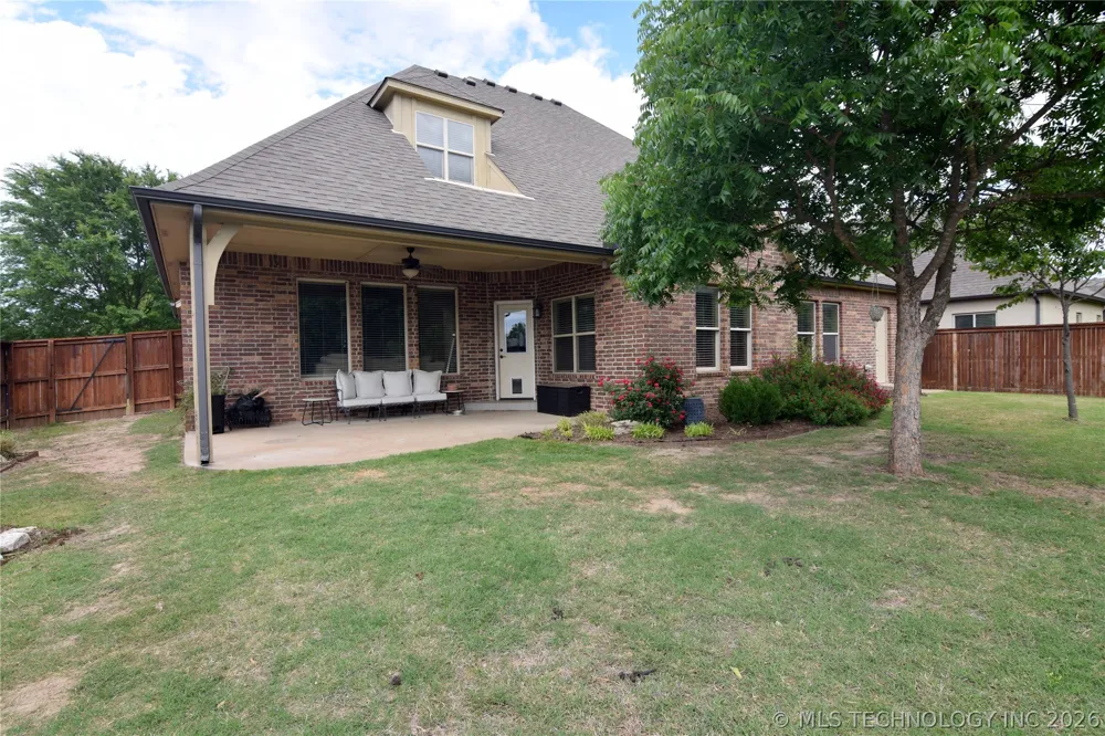 2404 E 140th Place Jenks, OK 74008