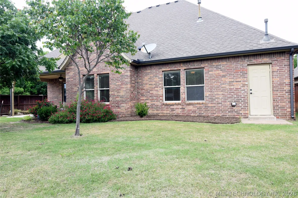 2404 E 140th Place Jenks, OK 74008
