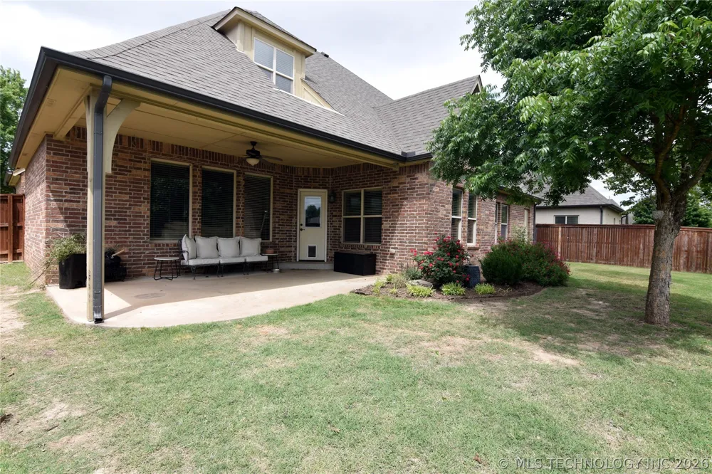 2404 E 140th Place Jenks, OK 74008