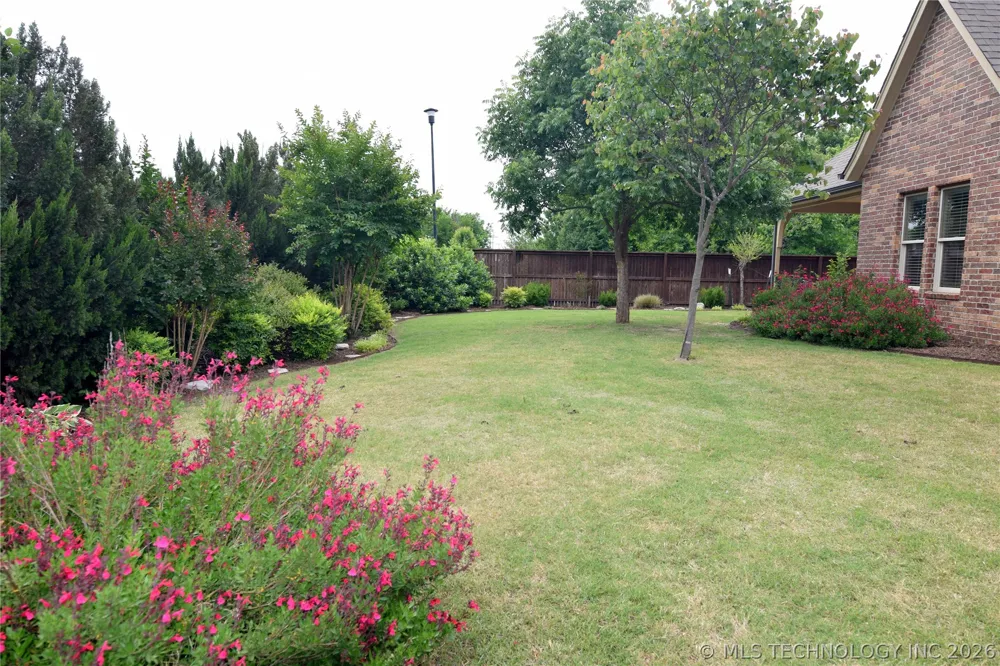2404 E 140th Place Jenks, OK 74008