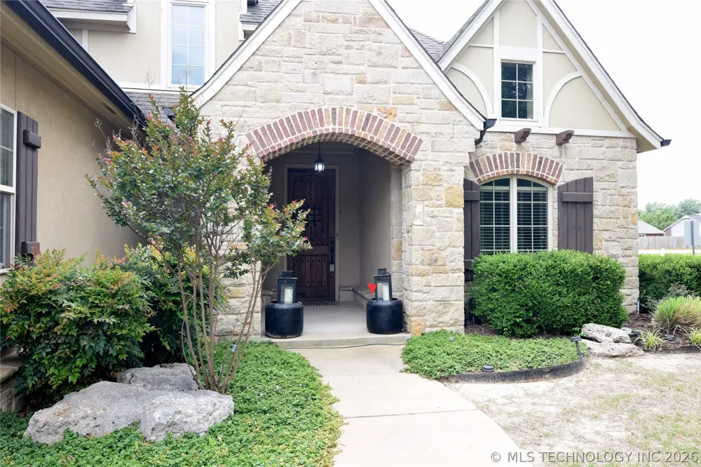 2404 E 140th Place Jenks, OK 74008